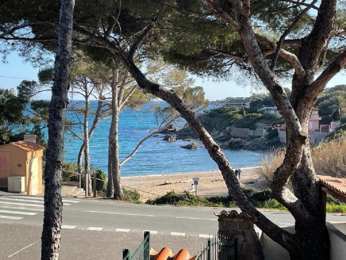 Entre St-Raphael Et St-Tropez. Studio Pieds Dans L'Eau, A Partir De 600 Euros/Semaine. Saint Aygulf Extérieur photo