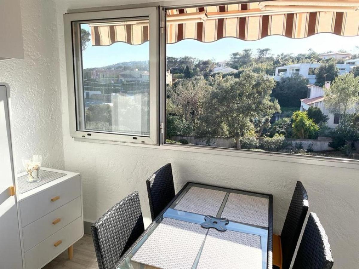 Entre St-Raphael Et St-Tropez. Studio Pieds Dans L'Eau, A Partir De 600 Euros/Semaine. Saint Aygulf Extérieur photo